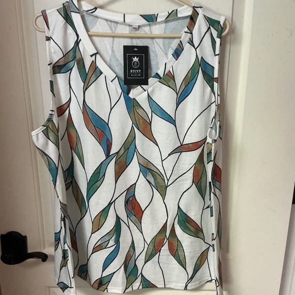 ETCYY Tops - NWT ETCYY Stain Glass Looking Top Size 2X